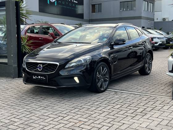 VOLVO V40 2.0 T5 CROSS COUNTRY AWD TURBO GASOLINA 4P AUTOMÁTICO